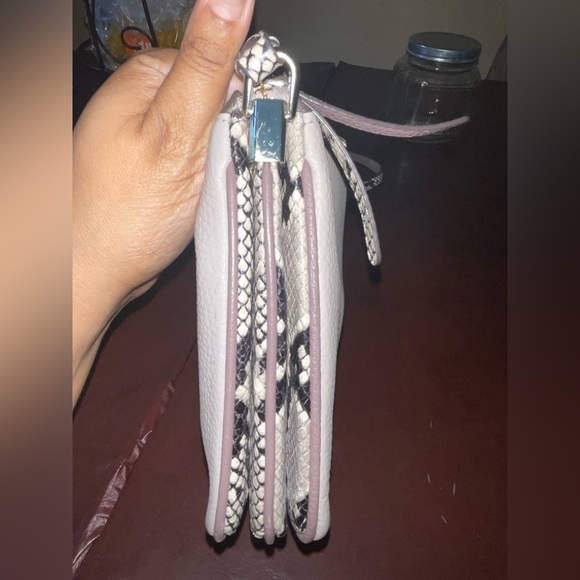 Kate Spade Leila Triple Gusset Crossbody EUC Pebbled Leather Snakeprint Mauve - Picture 5 of 10